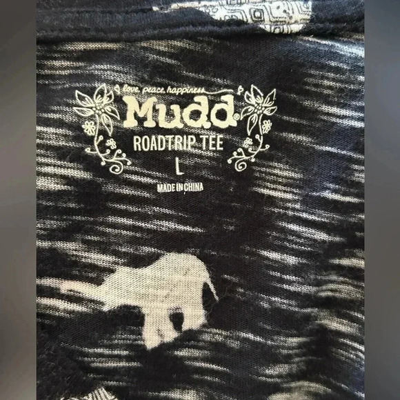 Mudd Elephant Print Roadtrip Tee V-Neck Cotton Blend Casual Short Sleeve Size L - Picture 5 of 8